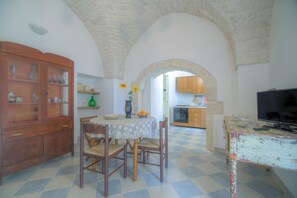 Dining - Masseria Fumarola Il Cavaliere by Rentbeat (Ostuni)