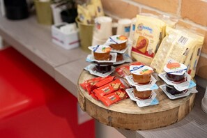 Food and drink - La Posada - Camera 3 by Rentbeat (Civitavecchia)