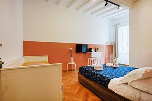 1 bedroom, iron/ironing board, WiFi, bed sheets - La Posada - Camera 3 by Rentbeat (Civitavecchia)