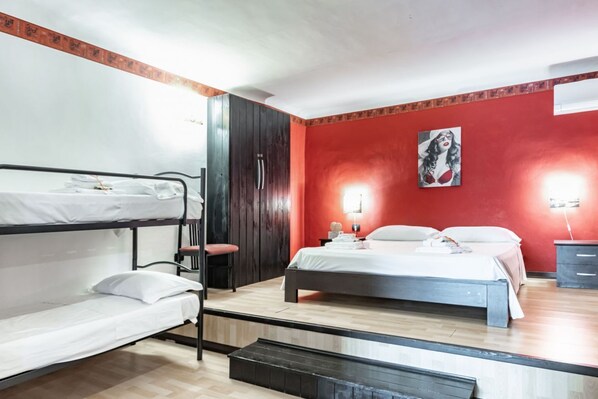 1 bedroom, iron/ironing board, WiFi, bed sheets