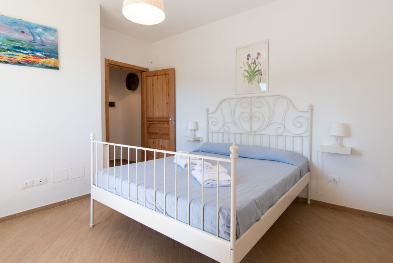 2 bedrooms, iron/ironing board, travel cot, WiFi