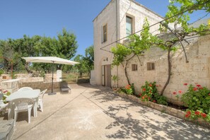 屋外ダイニングエリア