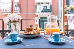 تناول الطعام بالخارج