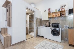 ص ورة غير مصنفة، 4 من 20، زرّ