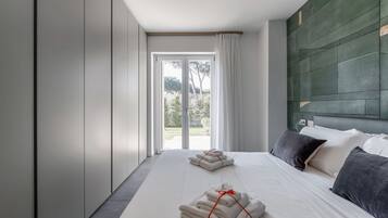 2 Schlafzimmer, BĂŒgeleisen/BĂŒgelbrett, Reisekinderbett, WLAN