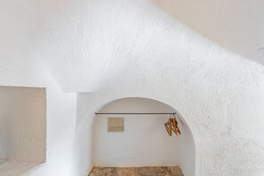 Interior - Trulletto Lavanda by Rentbeat (Ceglie Messapica)