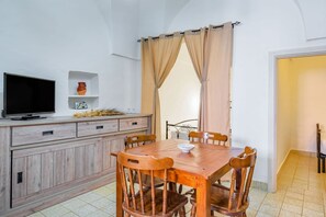 Unclassified image, 5 of 15, button