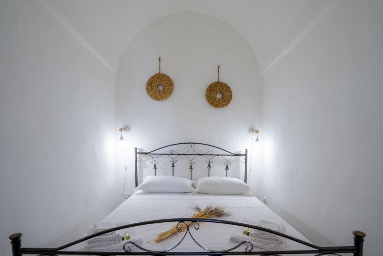 2 bedrooms, bed sheets