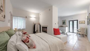 5 bedrooms, iron/ironing board, travel crib, WiFi