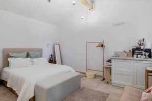 1 makuuhuone, silitysrauta/-lauta, vauvan matkasänky, Wi-Fi