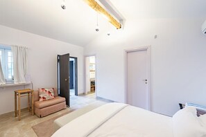 1 bedroom, iron/ironing board, travel cot, WiFi