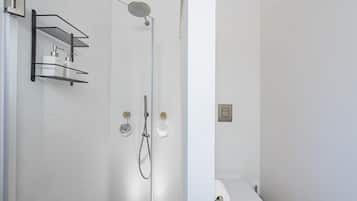Dusche, Haartrockner, Bidet, Handtücher