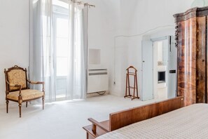 5 Schlafzimmer, Reisekinderbett, WLAN, Bettwäsche