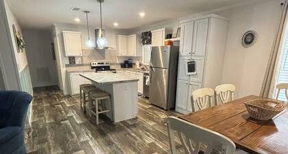 Cozy 3 BD NEW home in tranquil Apalachicola CALL FOR WEEKLY SPECIALS