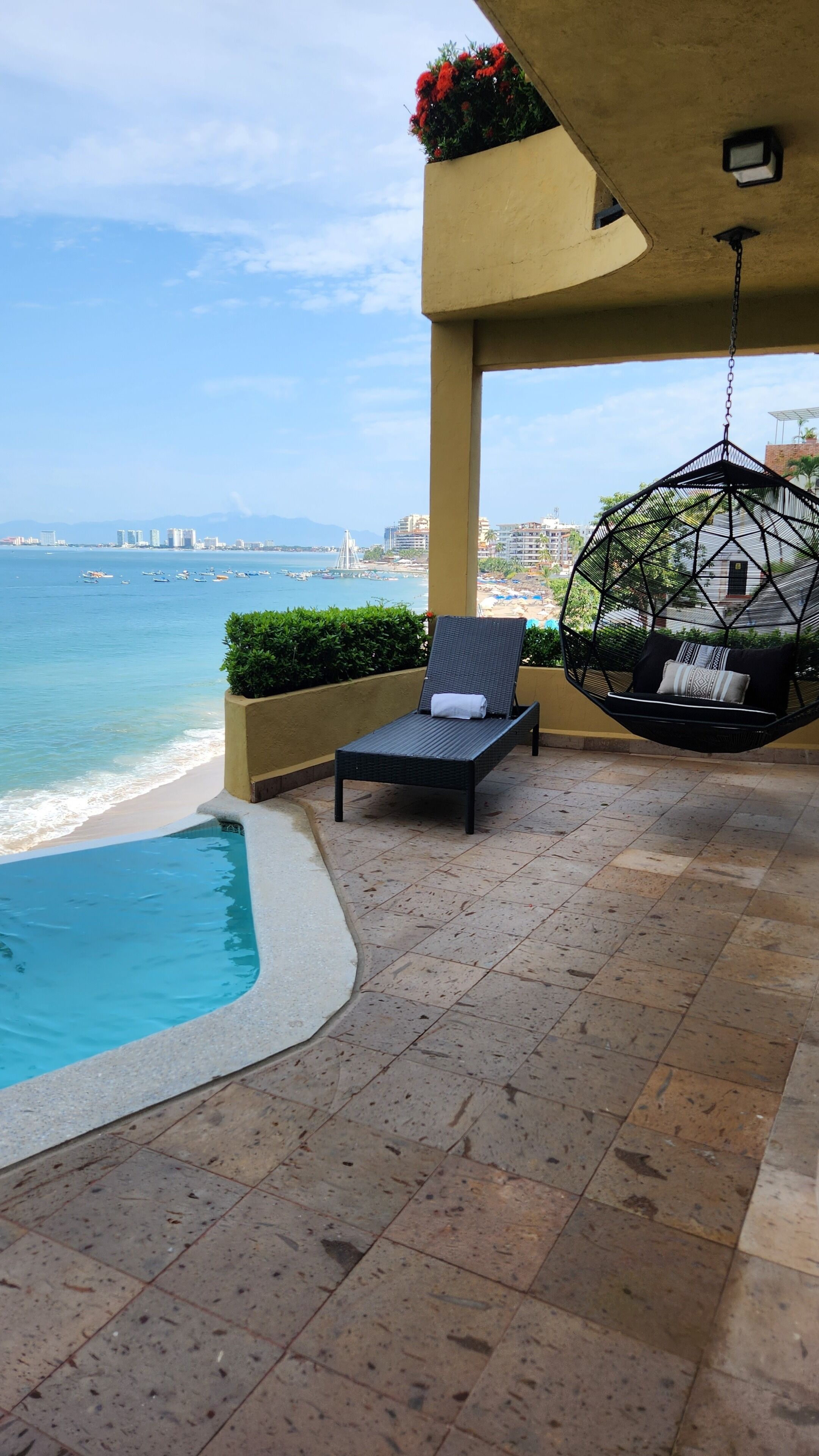 Villa, alberca privada, vista al océano | Terraza o patio