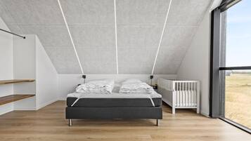 3 bedrooms, iron/ironing board, travel crib, free WiFi