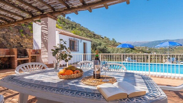 Outdoor dining - Casa Ariana Cómpeta by Ruralidays (Málaga)