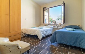 3 quartos, berço de viagem, Wi-Fi de cortesia, roupa de cama