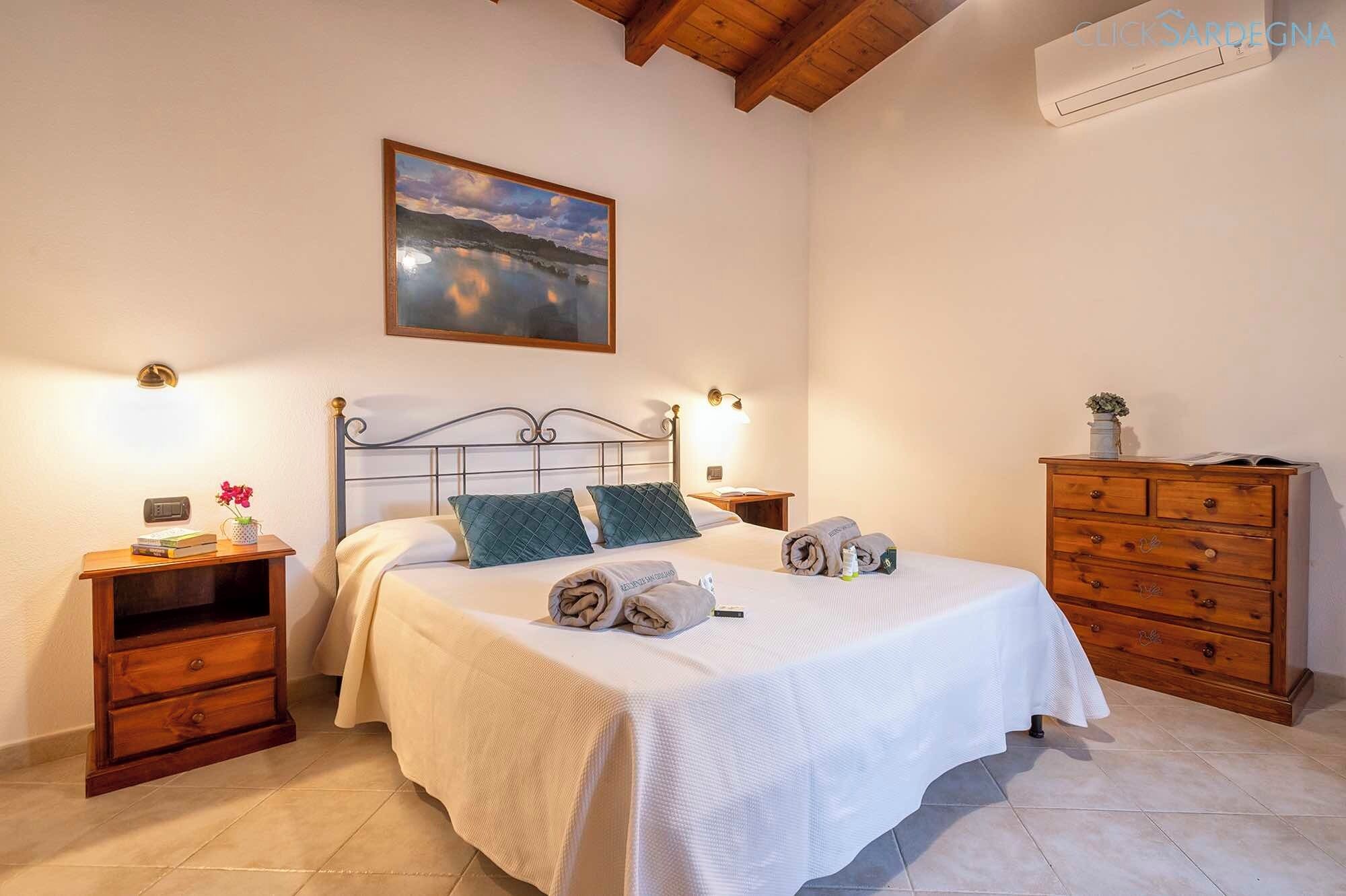 1 bedroom, iron/ironing board, travel crib, WiFi