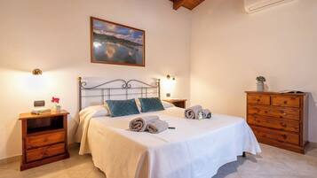 1 bedroom, iron/ironing board, travel crib, WiFi