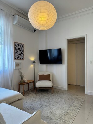 Smart TV - Cozy 2-bedroom apartment with AC, WiFi in enjoyable Leblon Rio de Janeiro (Leblon Rio de Janeiro)