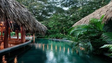2 outdoor pools