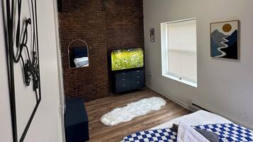 2 quartos, ferros/tábuas de passar roupa, Wi-Fi, roupa de cama