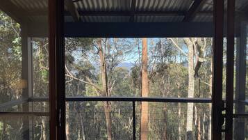 Deluxe Double Room, 1 Queen Bed, Balcony, Mountain View