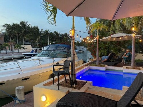Hermoso Yate en Puerto Aventuras, Quintana Roo. 