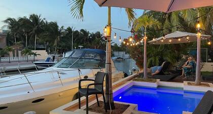 Hermoso Yate en Puerto Aventuras, Quintana Roo.