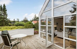 Outdoor dining - 2 bedroom stunning home in Hals (Hals)