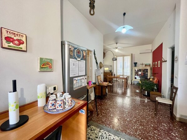 Appartement Confort, 3 chambres, non-fumeur, balcon | Aire de séjour