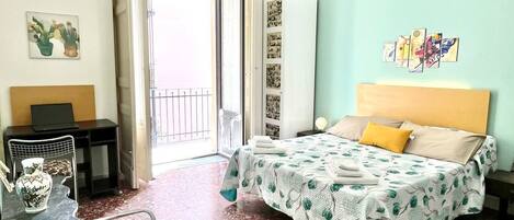 Comfort Apartment, 3 Bedrooms, Non Smoking, Balcony | Individually decorated, individually furnished, iron/ironing board