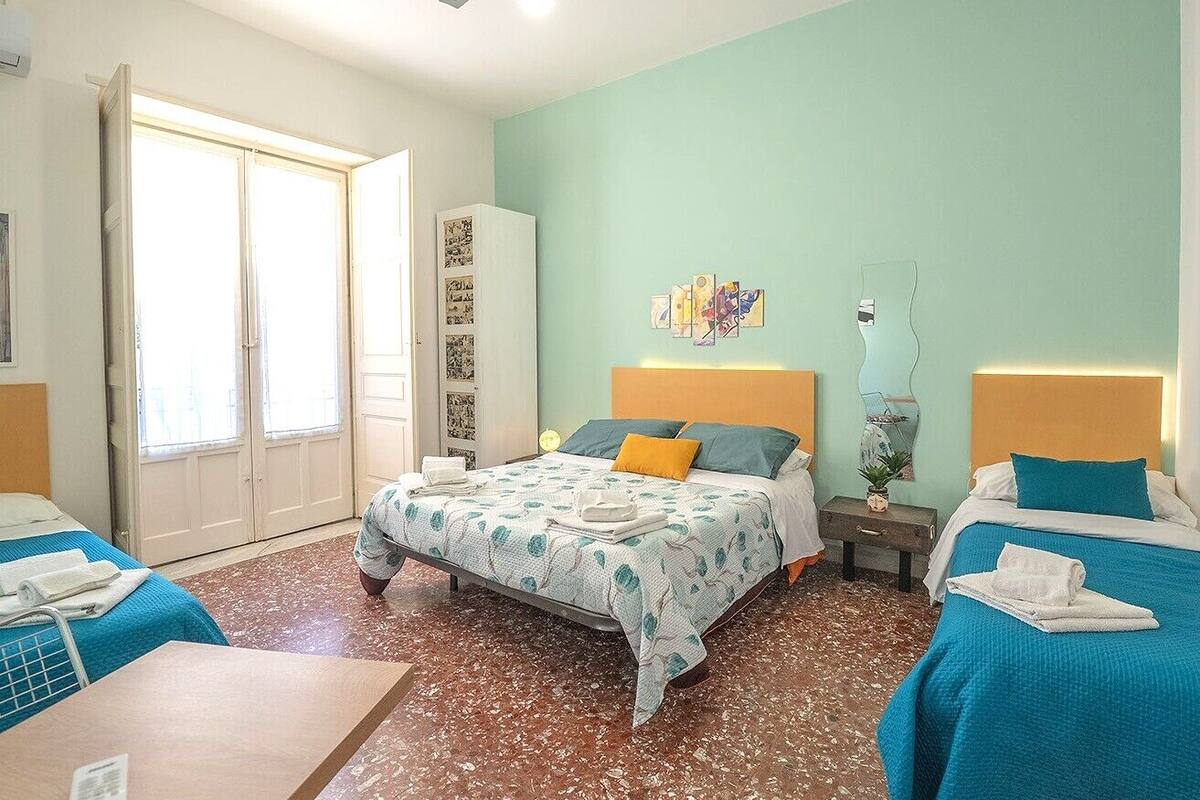 Comfort Apartment, 3 Bedrooms, Non Smoking, Balcony | Individually decorated, individually furnished, desk, iron/ironing board