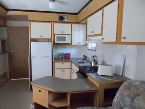 Comfort-Apartment, Gartenblick | Eigene Küche | Großer Kühlschrank, Mikrowelle, Ofen, Herdplatte