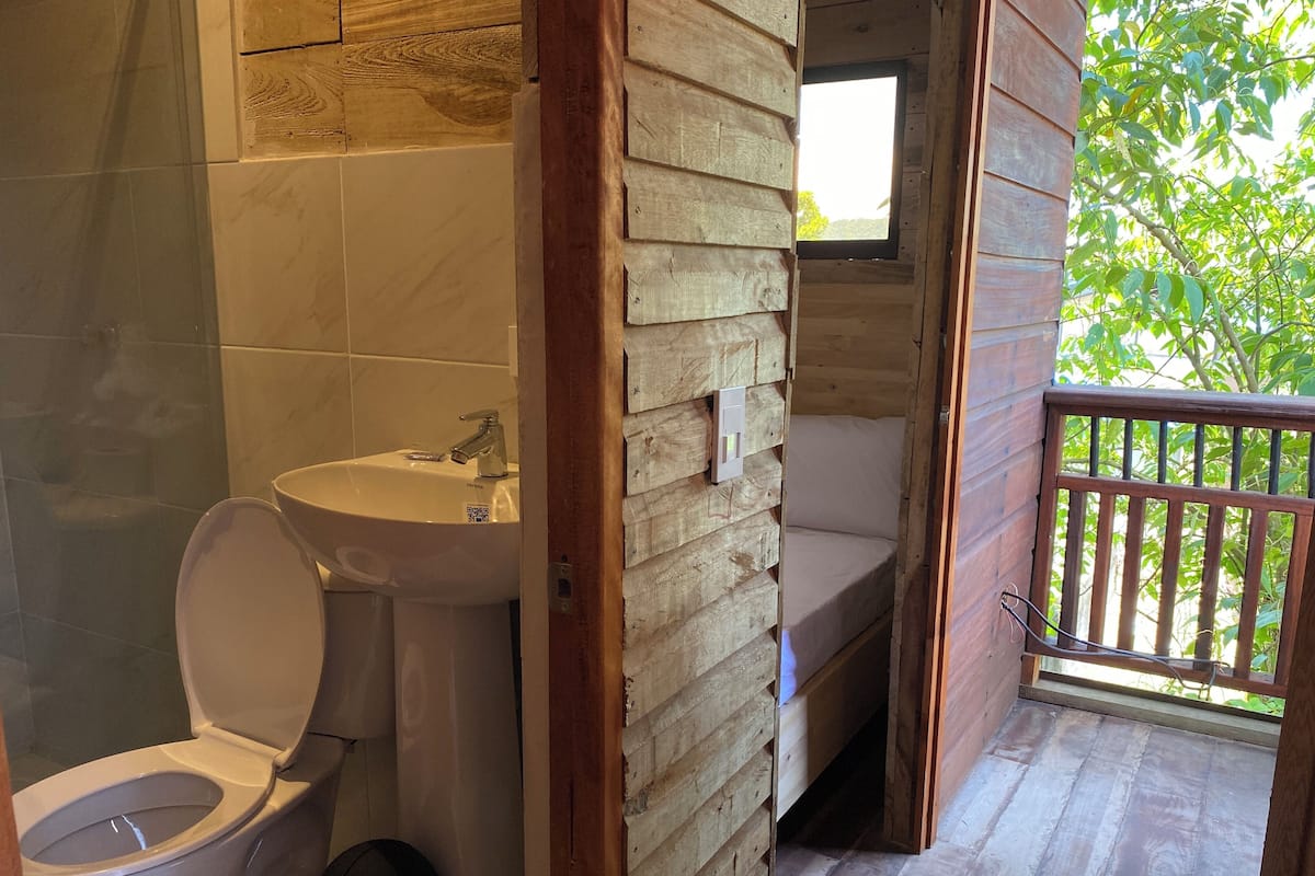 Comfort-Doppelzimmer, Strandblick | Schallisolierte Zimmer, Bettwäsche