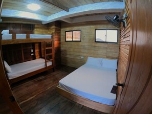 Comfort Triple Room, Beach View | Soundproofing, bed sheets - Petra Hotel (Nuquí)