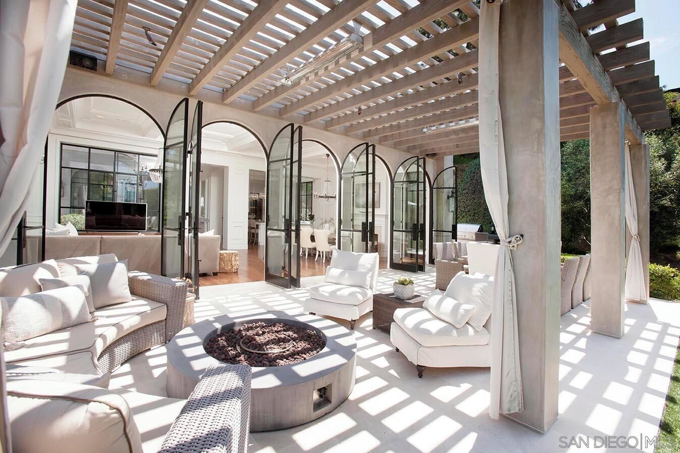 Stunning Architectural Del Mar Home