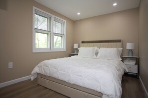 4 habitaciones, tabla de planchar con plancha, wifi y ropa de cama