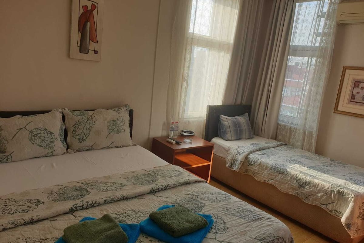 Deluxe Twin Room, 1 Double Bed, Sea View | Premium bedding, WiFi (free), bed sheets