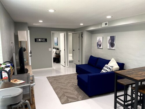Newly Updated / Sam Hughes / 2 BR 1 BA / U of A