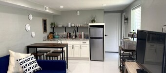 Newly Updated / Sam Hughes / 2 BR 1 BA / U of A