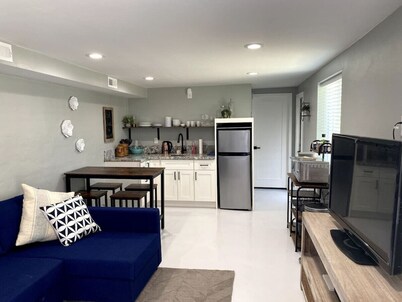 Newly Updated / Sam Hughes / 2 BR 1 BA / U of A
