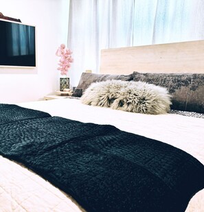 2 bedrooms, travel crib, WiFi, bed sheets - Vacation home just 15 minutes drive to T-Mobile Center (Kansas City)