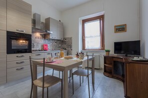 Apartment, Balcony | Private kitchen | Fridge, oven, stovetop, coffee/tea maker - La Casetta di Dado by Wonderful Italy (Turin)
