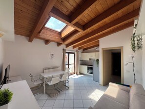 TV - BIG Mansard Goldoni [Duomo-M4 Lin Airport] (Milan)