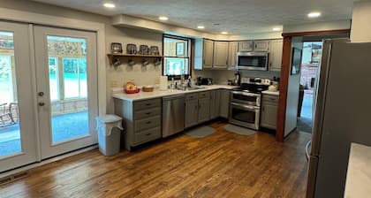 The Fairfield Farmhouse: Perfect for Relaxing Getaways!