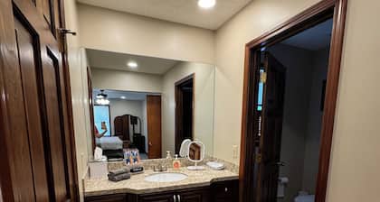The Fairfield Farmhouse: Perfect for Relaxing Getaways!