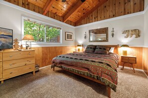 2 bedrooms, free WiFi, bed sheets - Hythe Cabin - Adorable Cabin, Fireplace, Deck, Barbecue (Sugarloaf)