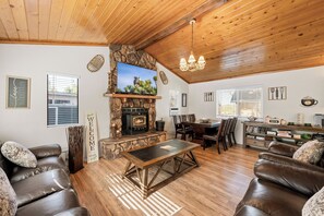 Smart TV, fireplace, DVD player, table football